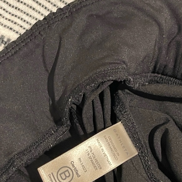 Athleta Stay Fly Black Zipper Nylon Track Pant Size Medium Gently Worn - Picture 11 of 11